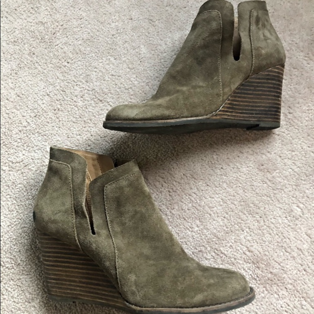 Lucky Brand Tan Ankle Booties with Wedge Heel